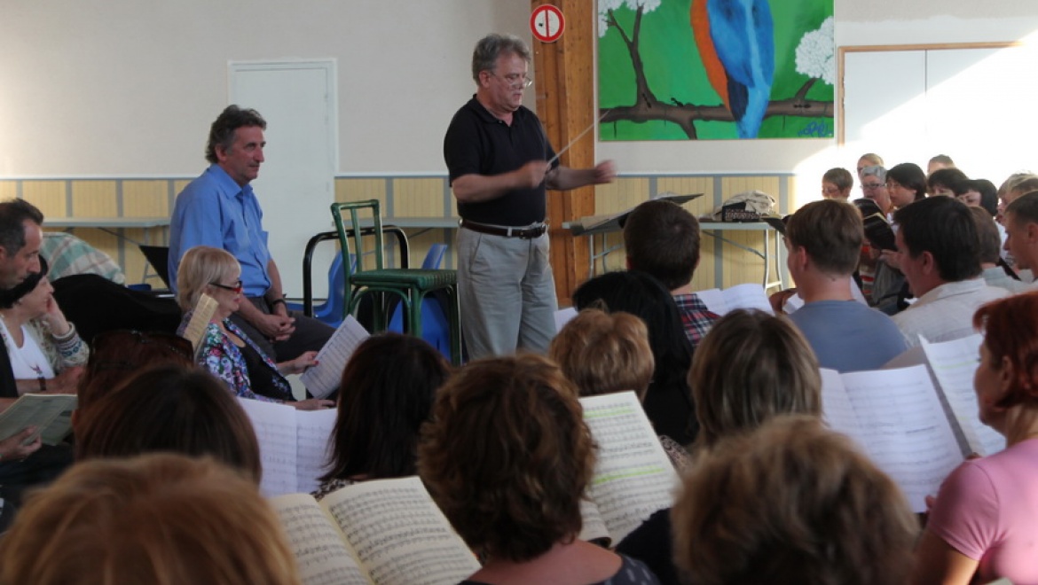 У оренбургского муниципального камерного хора продолжаются напряженные репетиции на берегу Ла-Манша