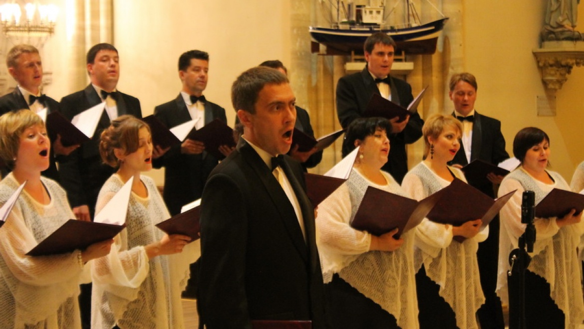 Оренбургский муниципальный камерный хор дал грандиозный концерт во Франции