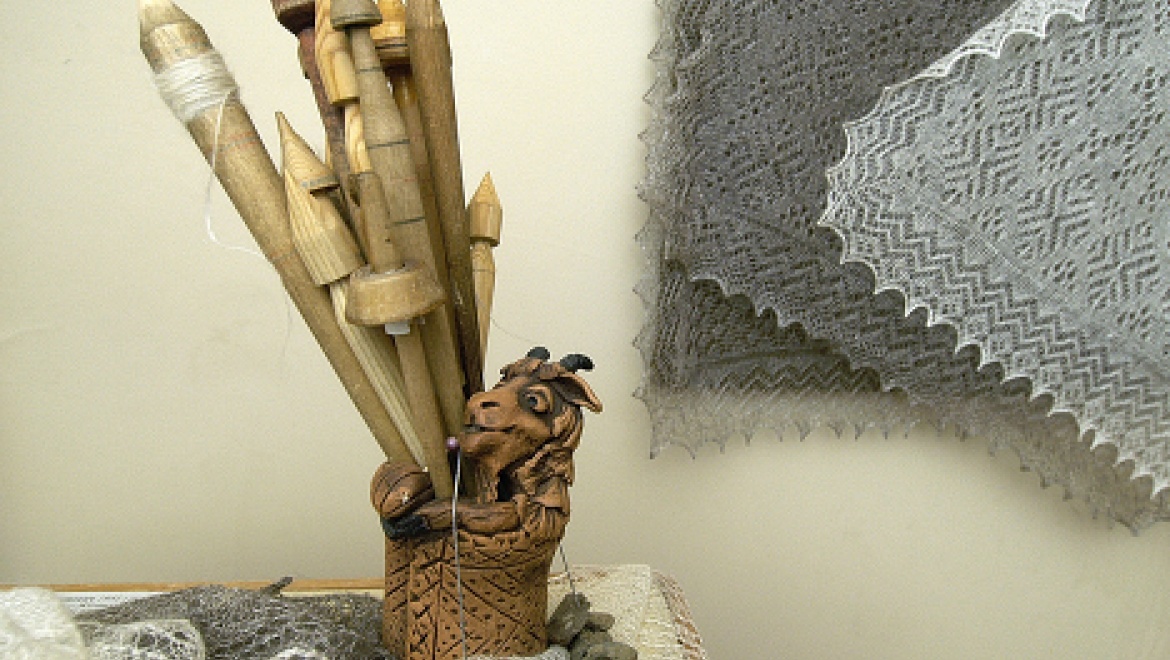 Выставка "Оренбургский пуховый платок" в Хабаровском краевом музее 
