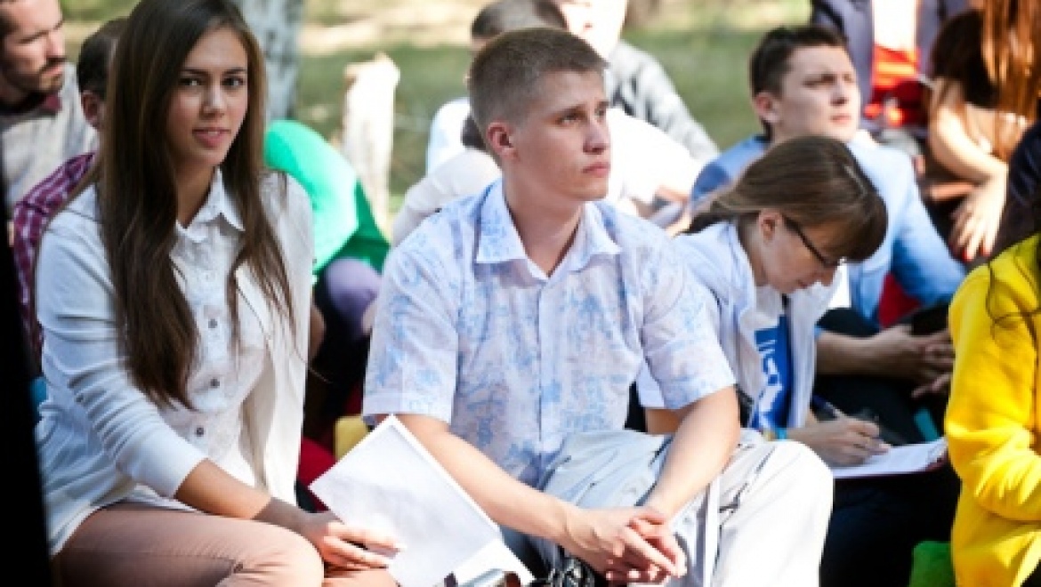 Олег Димов встретился с участниками Всероссийского молодежного образовательного форума «Селигер»                 