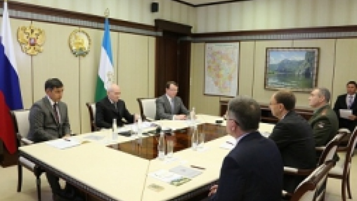 Рустэм Хамитов встретился с руководителем Федерального агентства по печати и массовым коммуникациям Михаилом Сеславинским