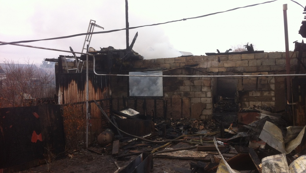 После пожара обнаружены останки двух тел