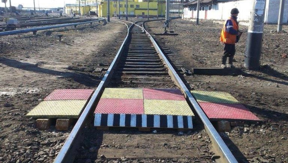 На казанских железнодорожных пешеходных переходах начали использовать экологичные плиты
