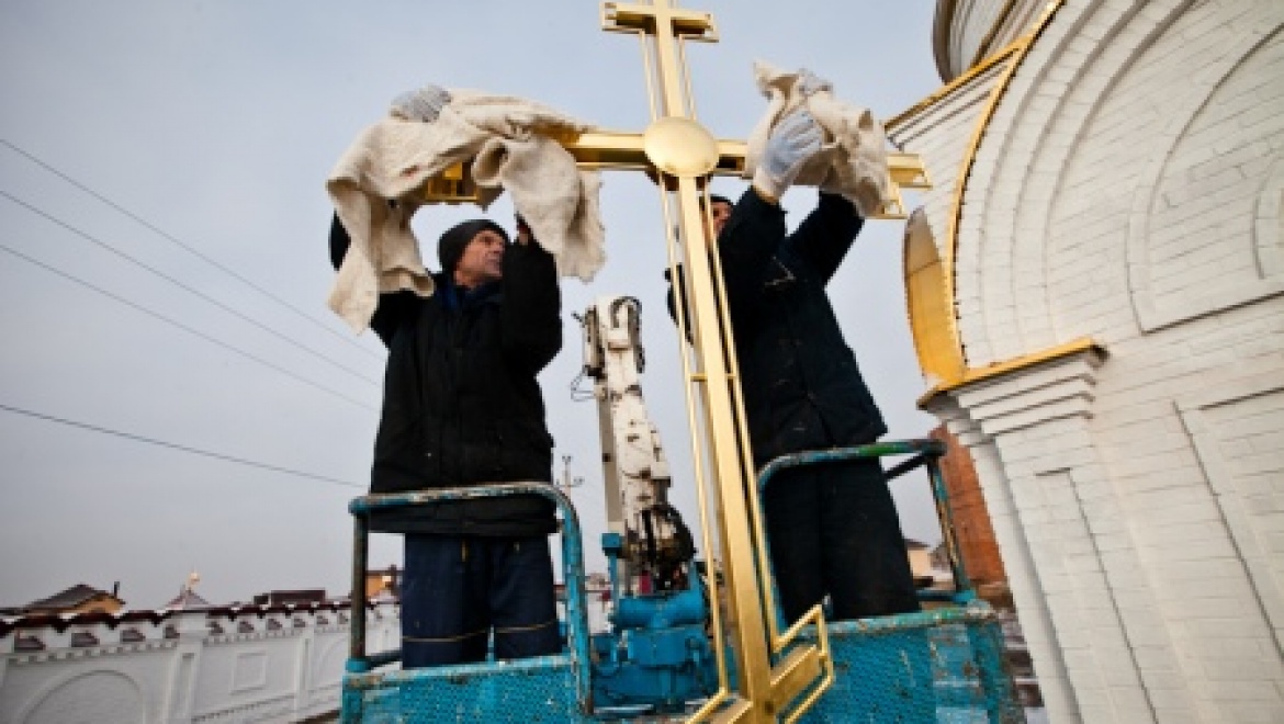 Часовню православного детского центра «Форпост» увенчал крест