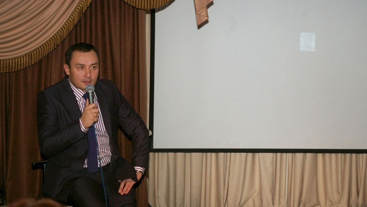 В Оренбурге показали рекламные ролики с участием известных мировых политиков