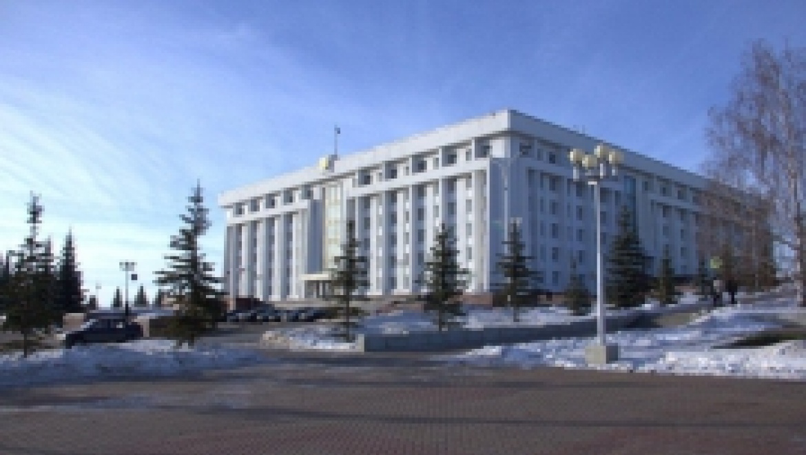 Рустэм Хамитов учредил медаль «Родительская доблесть»