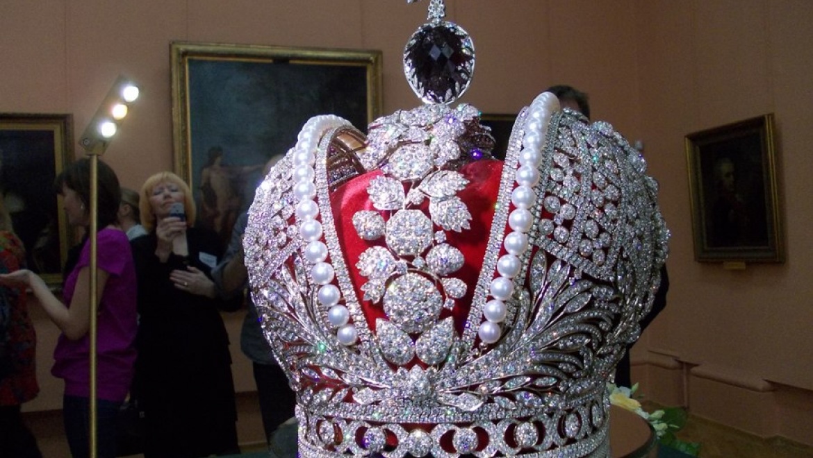 В Центре «Эрмитаж-Казань» представлена реплика Большой императорской короны