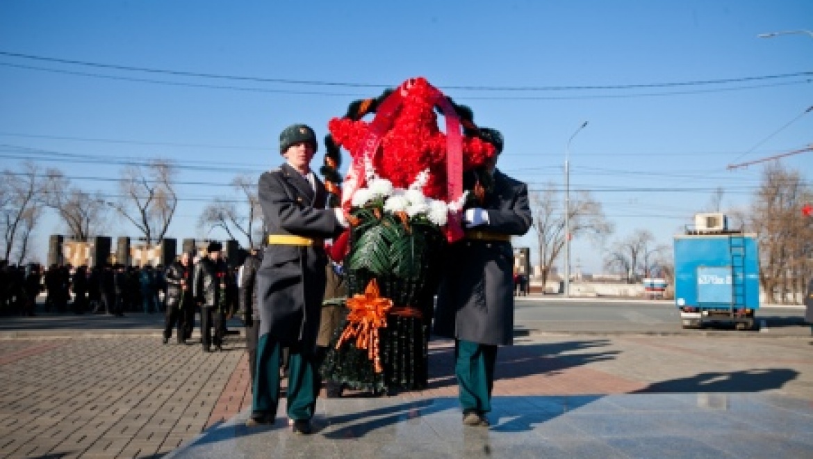 В День Неизвестного солдата в г.Оренбурге возложили цветы к Вечному огню