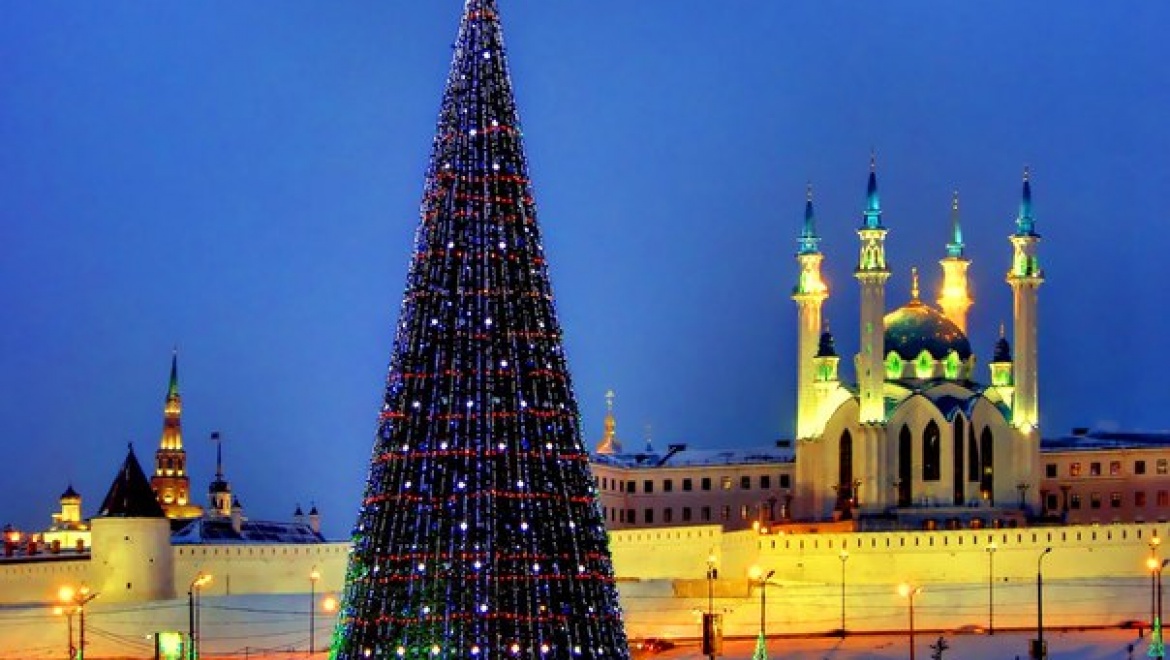 В Казани главную городскую елку «зажжет» водный Дед Мороз с веслом