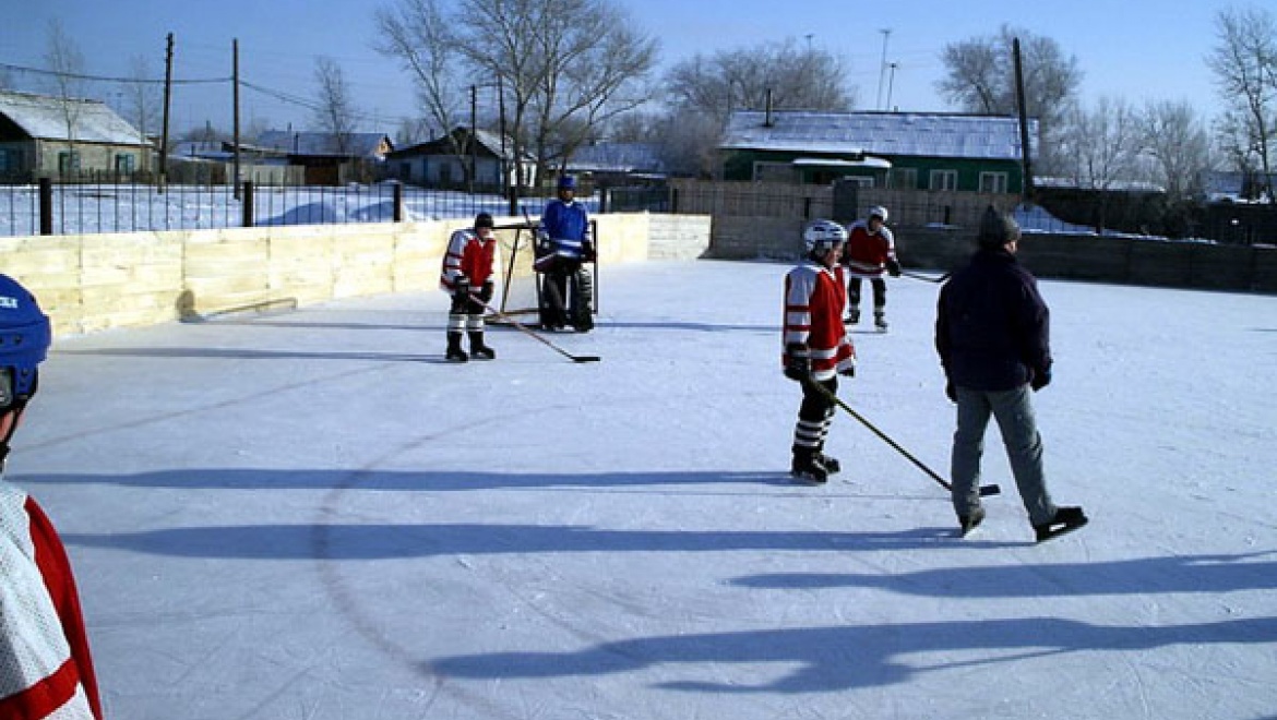 В Казани залиты 65 из 80 хоккейных дворовых коробок
