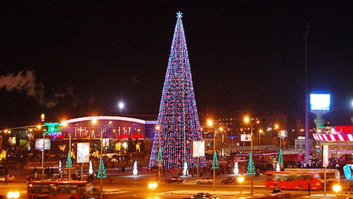 В преддверии Нового года в Казани откроются 84 елочных городка