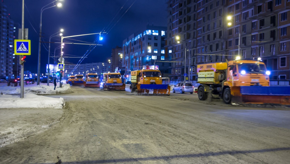 За минувшие сутки с улиц Казани было вывезено более 17 тыс. тонн снега и смета
