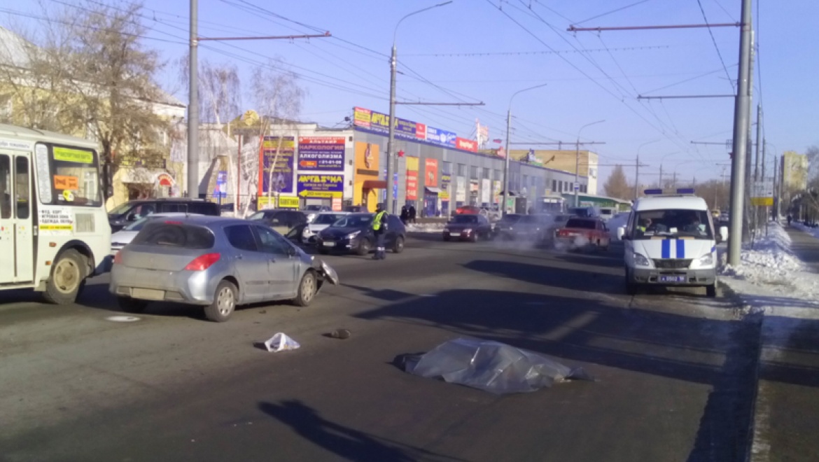 Пешеход погиб под колесами "Пежо-308" на проспекте Победы