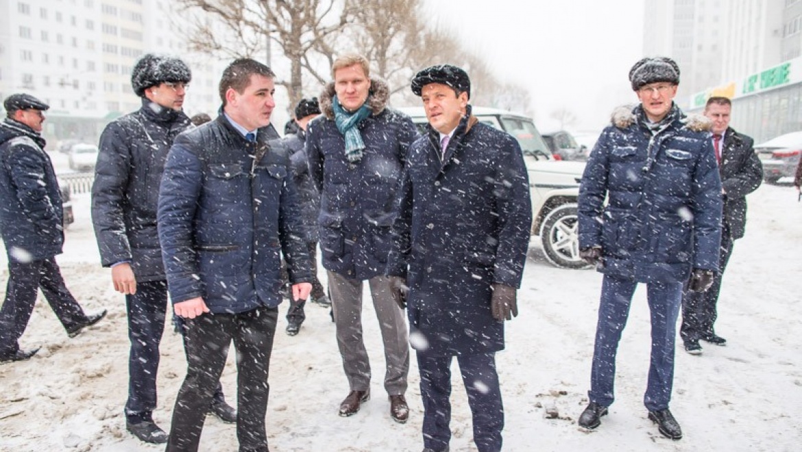 И.Метшин проинспектировал качество уборки территории магазина крупной розничной сети