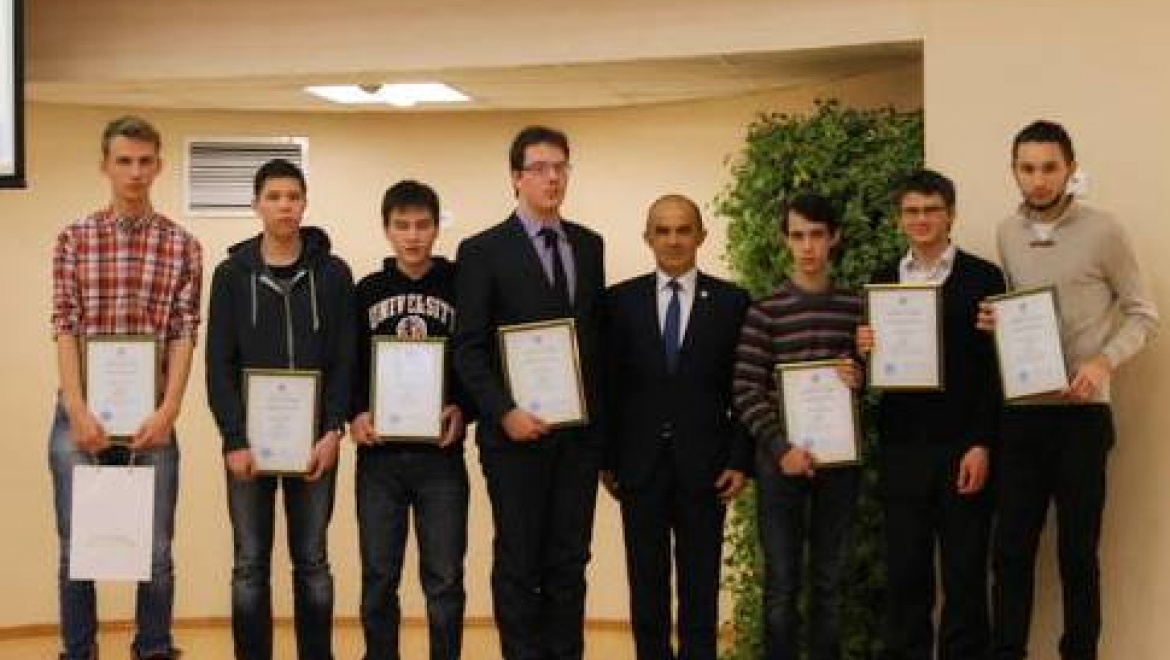 Казанские и челнинские школьники признаны лучшими юными математиками Татарстана