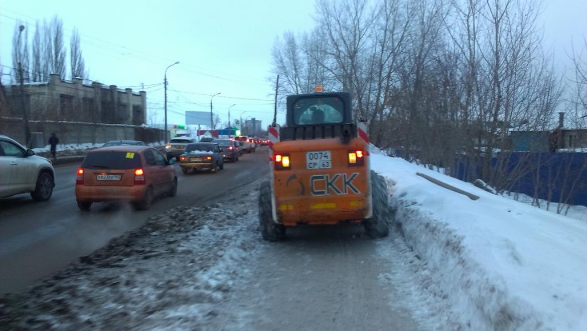 Работы по уборке города от снега продолжаются в круглосуточном режиме