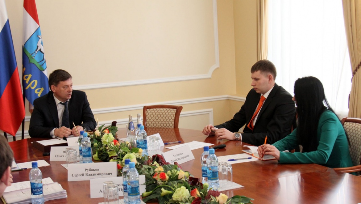 «Процедуры согласования инвестпроектов должны вестись в максимально короткие сроки», - заявил Олег Фурсов на встрече с руководством Lapp Group в России