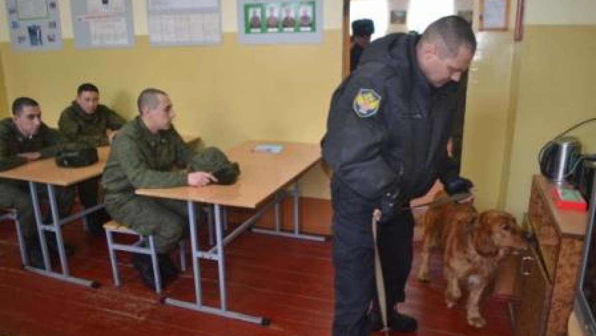 Наркоконтроль и Военная полиция совместно проверили одну из военных частей Оренбурга