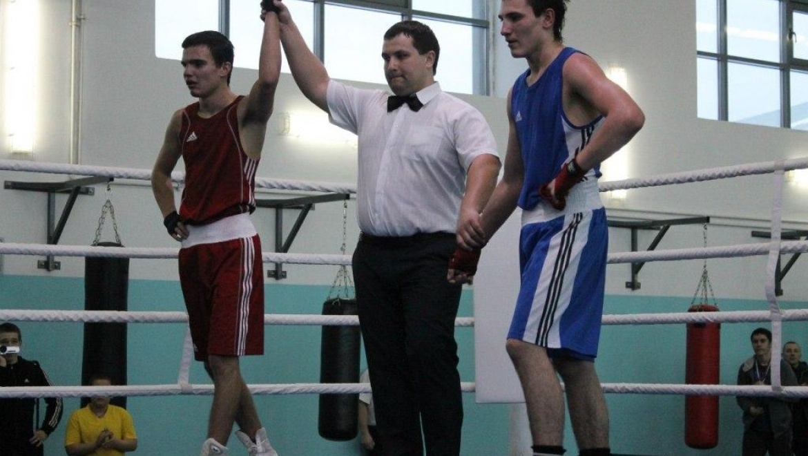 В Центре бокса состоялось Первенство Оренбургской области среди юниоров