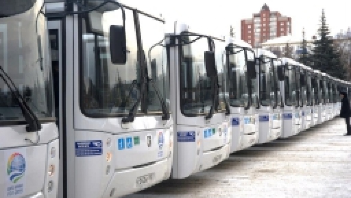 Правительство Башкортостана вручило столице республики 30 новых автобусов