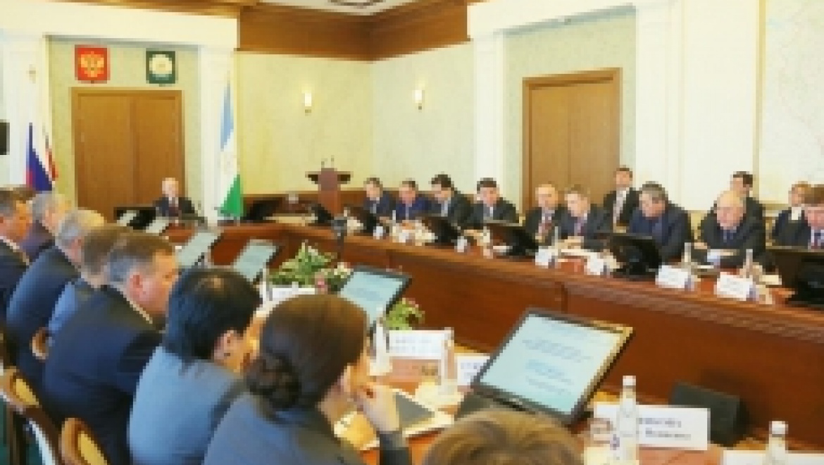 Рустэм Хамитов представил План мероприятий по обеспечению устойчивого развития экономики Башкортостана