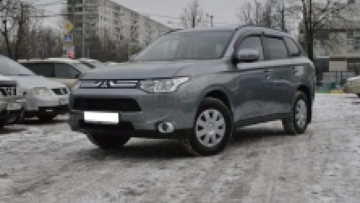 Приставы подкараулили должника на парковке и арестовали внедорожник