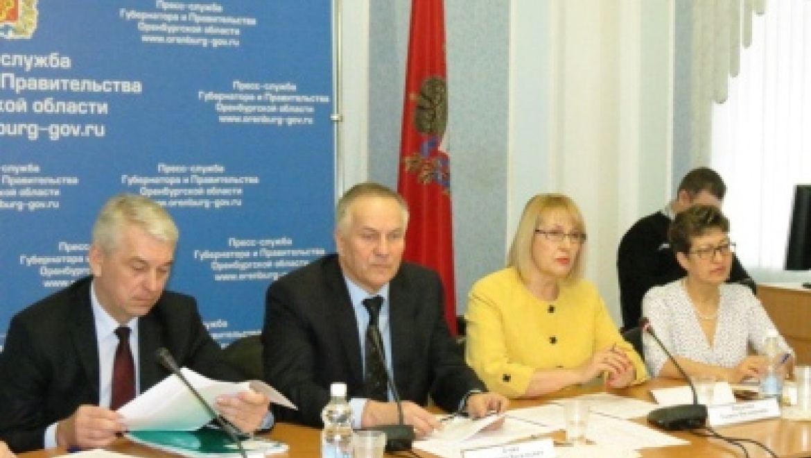 На социальную защиту населения области в 2014 году направлено 13,5 миллиарда рублей