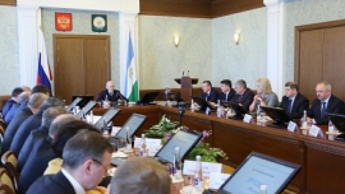 Рустэм Хамитов: «Нам нужны молодые люди, которые работали бы на благо республики и своих населенных пунктов»