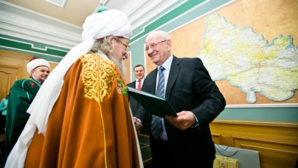 Губернатор Юрий Берг встретился с Председателем Центрального духовного управления мусульман России Талгатом Сафа Таджуддином