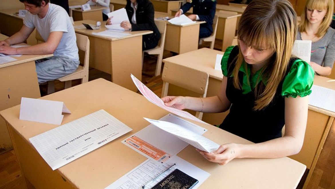 Казанские выпускники сдают сегодня досрочный ЕГЭ по математике профильного уровня