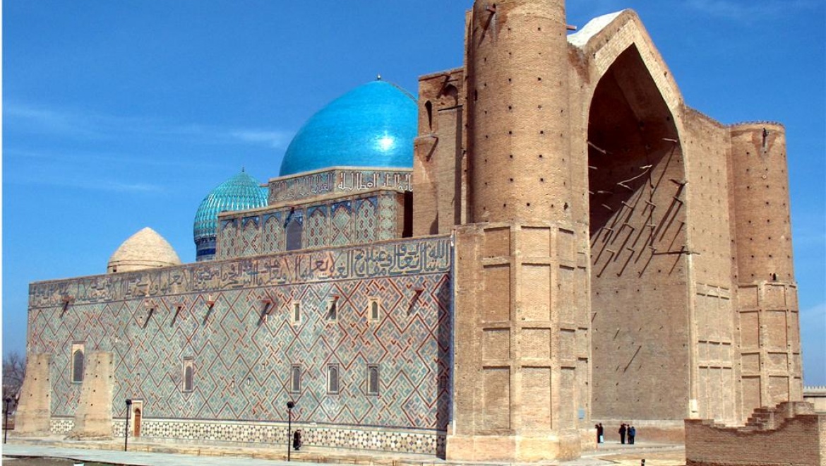 В самых именитых музеях мира хранятся лампы мавзолея Ходжи Ахмеда Яссауи