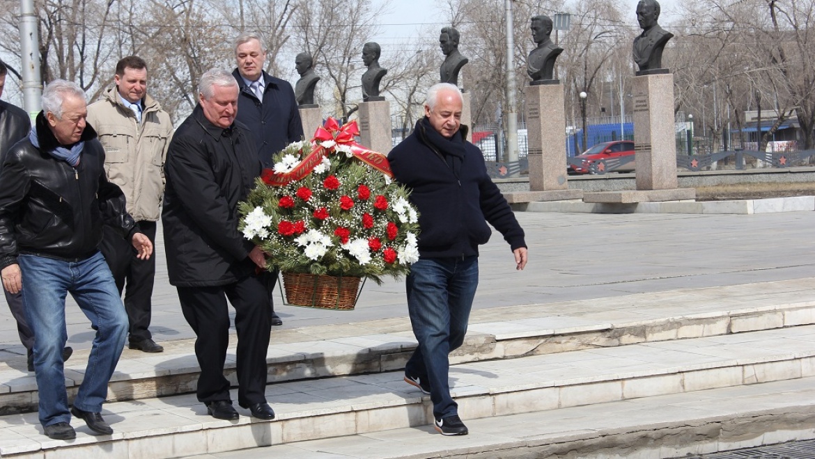 Маэстро Владимир Спиваков с камерным оркестром «Виртуозы Москвы» выступили в Орске