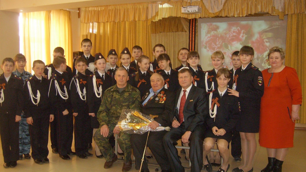 В Сорочинске общественный совет и ветераны провели акцию «Читаем книгу о войне»