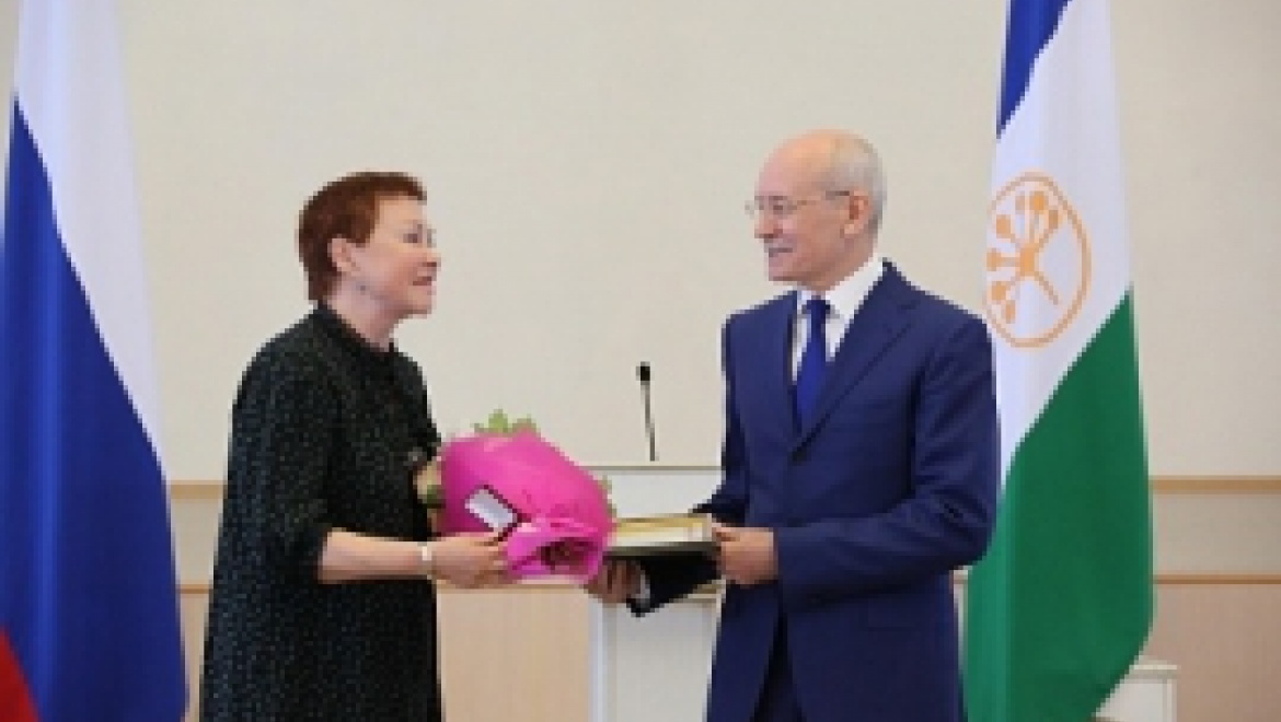 Рустэм Хамитов вручил государственные награды России и Башкортостана