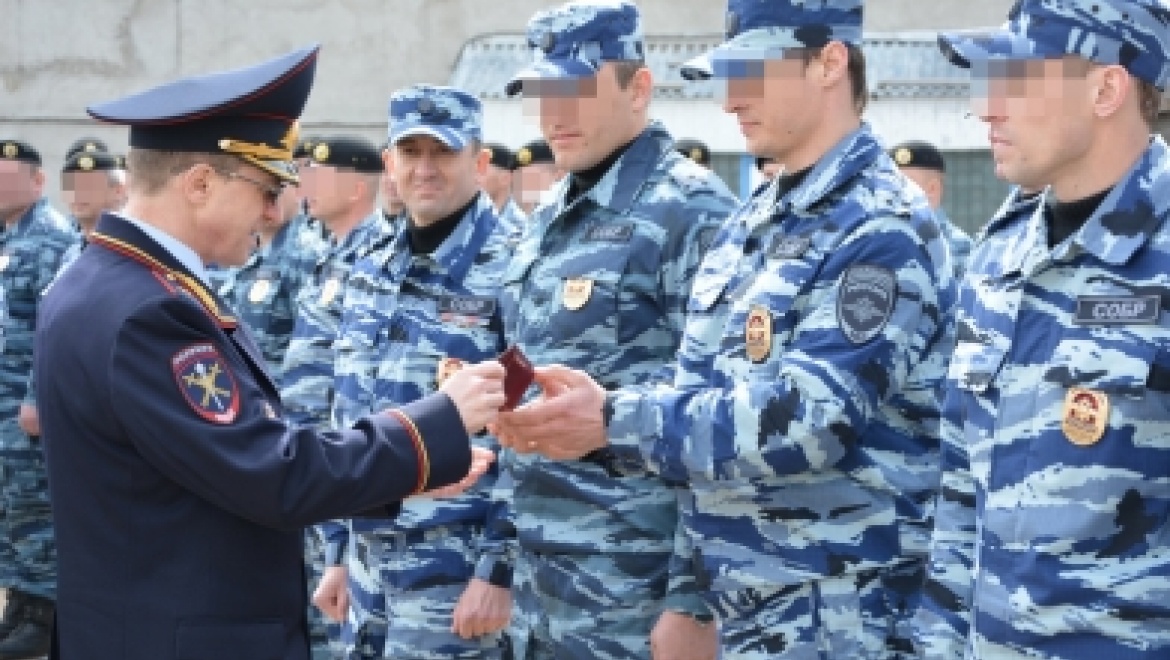 Начальник регионального УМВД Михаил Давыдов провел строевой смотр