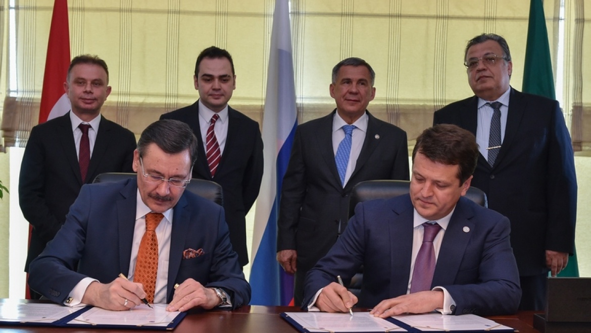 Мэры Казани и Анкары подписали программу развития побратимских связей