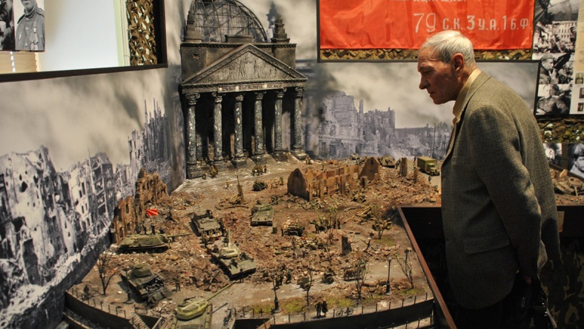 В Оренбургском народном музее защитников Отечества открылась диорама «Берлин. 1945. Май»