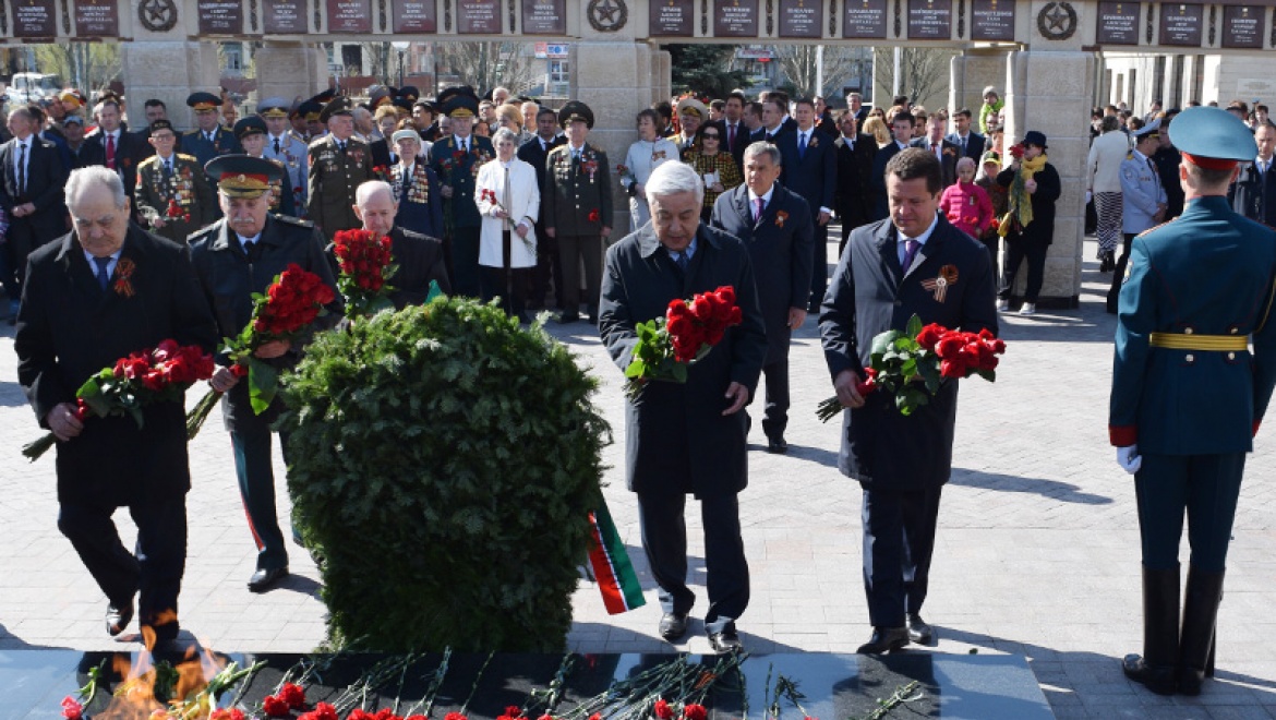 В парке Победы в Казани почтили память погибших воинов