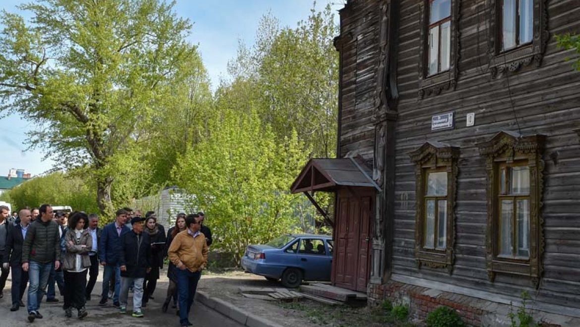 Рустам Минниханов совершил обход улиц в историческом центре Казани