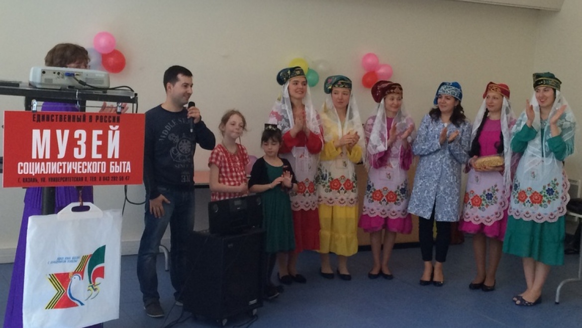 В Париже отметили татарский праздник Сабантуй