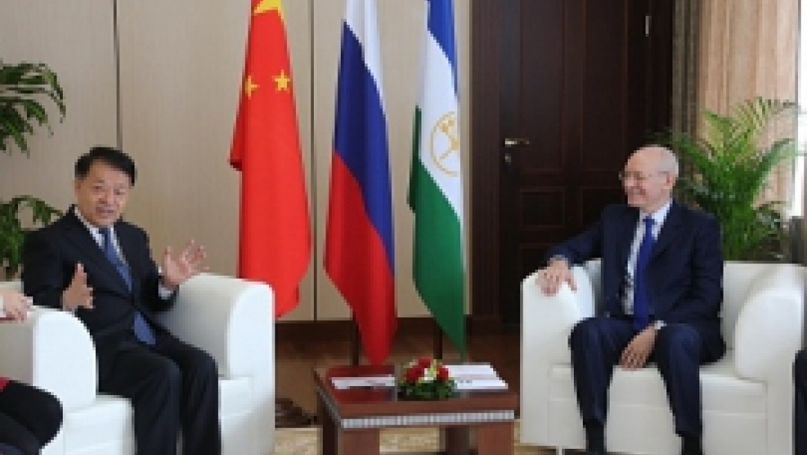 Рустэм Хамитов встретился с министром транспорта Китая Ян Чуаньтаном
