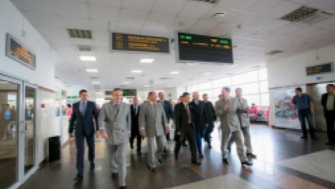 Максим Соколов и Рустэм Хамитов проинспектировали ход реконструкции железнодорожного вокзала в Уфе