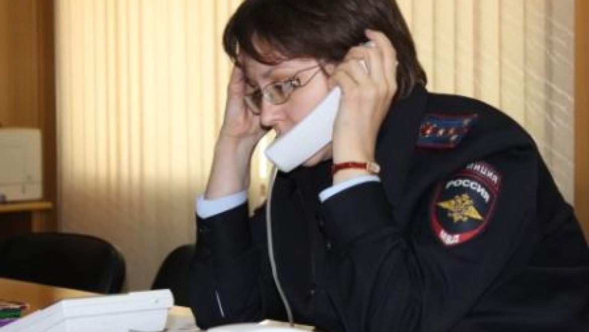 На детский телефон доверия звонили обеспокоенные родители