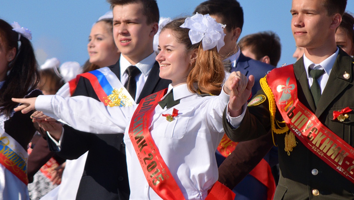 В Казани прозвенел последний звонок для 5,5 тысячи выпускников