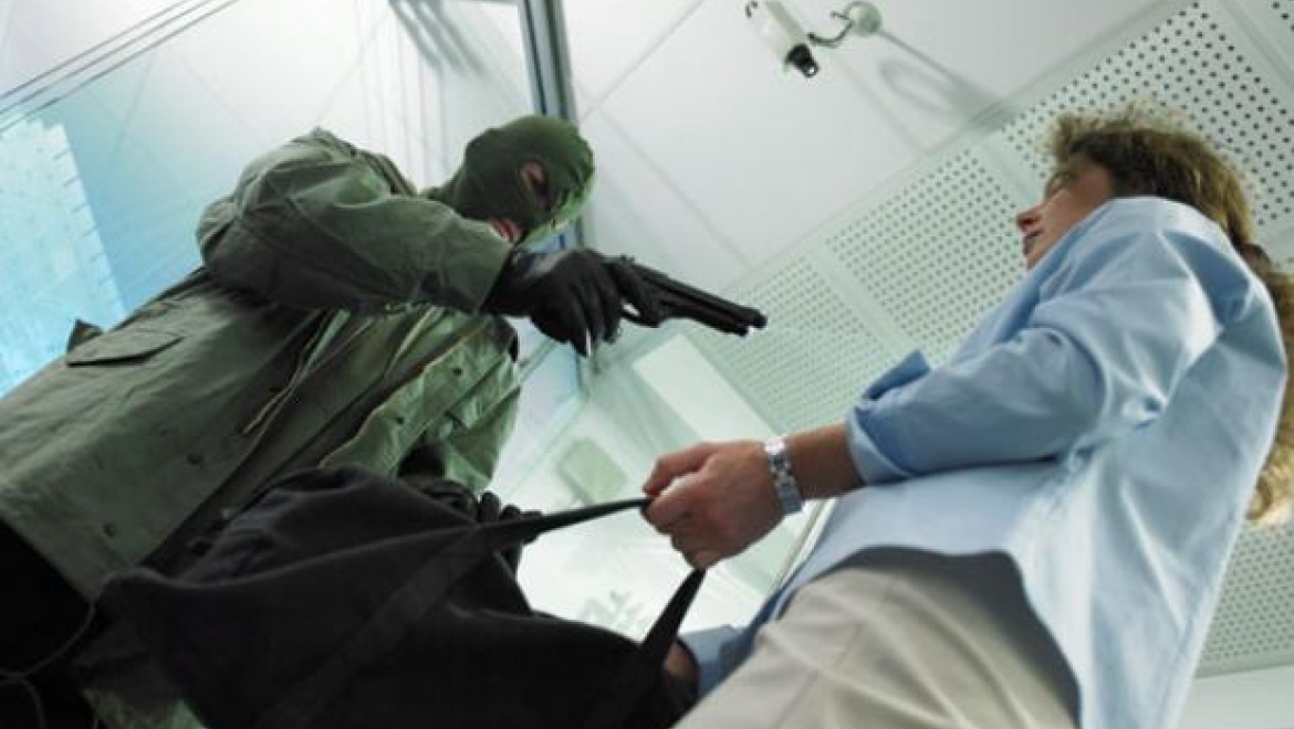 Казанские полицейские задержали подозреваемых в разбойном нападении на банк