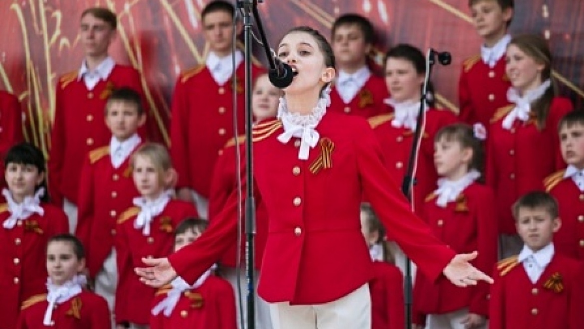 500 оренбуржцев пришли спеть с хорами в День славянской письменности и культуры