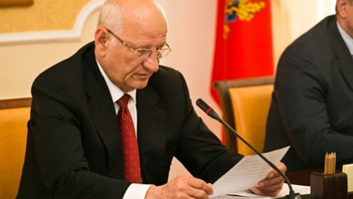 Губернатор Юрий Берг: «Необходимо обеспечить общественный порядок и безопасность в пунктах сдачи ЕГЭ»