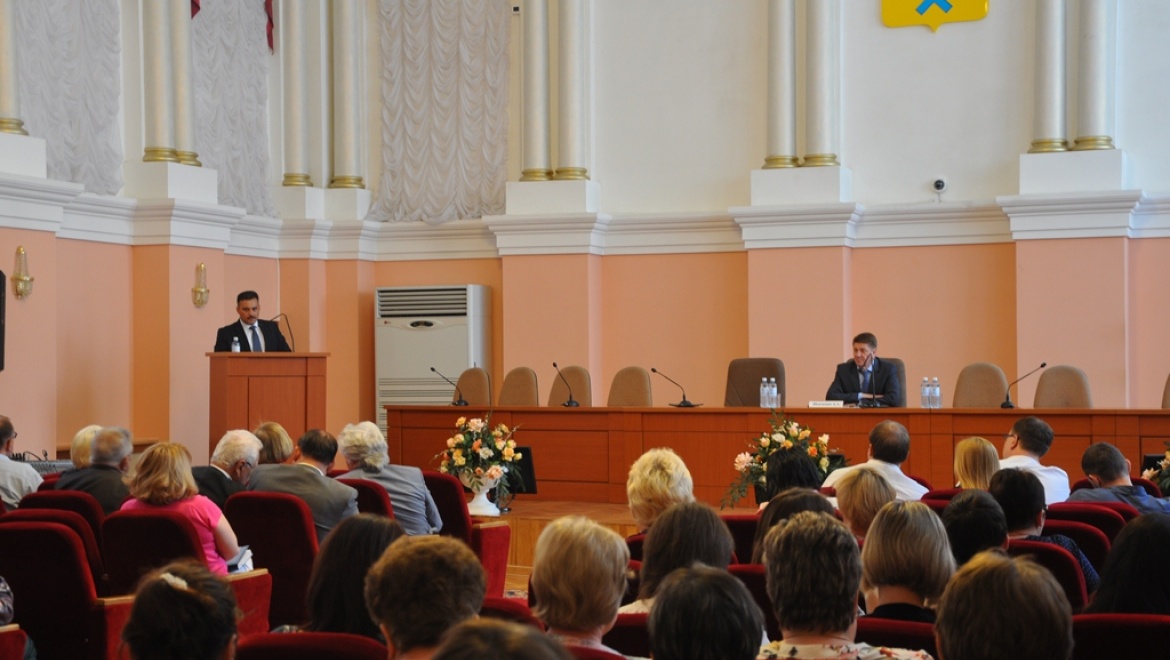 В Оренбурге прошли публичные слушания по итогам исполнения городского бюджета за 2014 год.