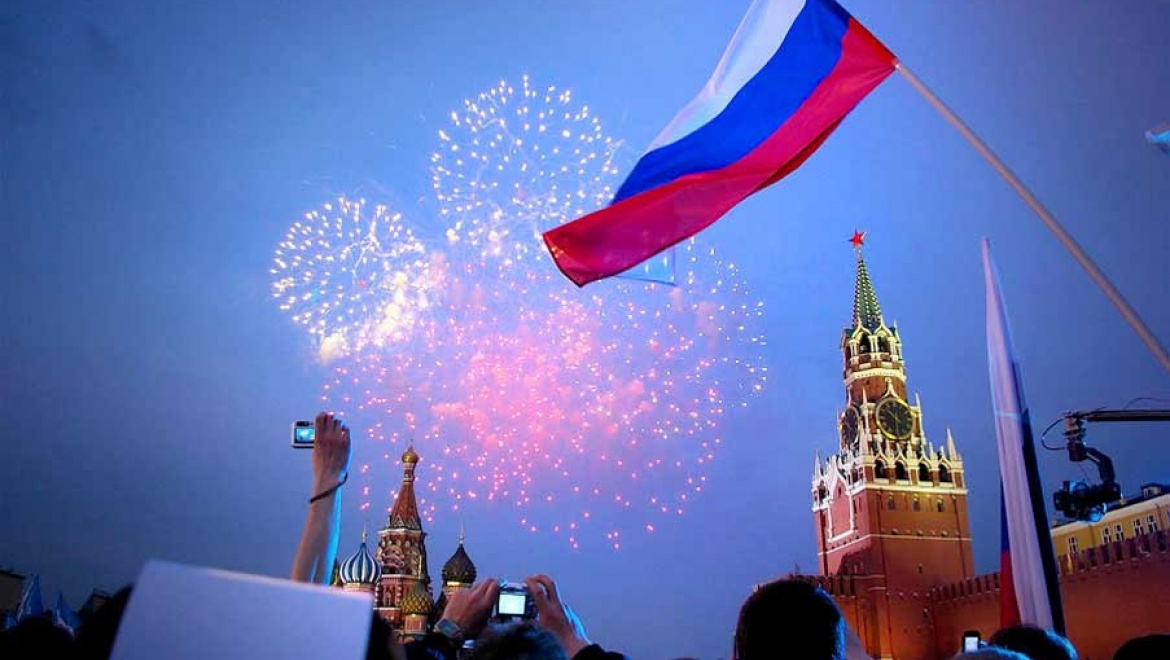 12 июня в России является нерабочим праздничным днем