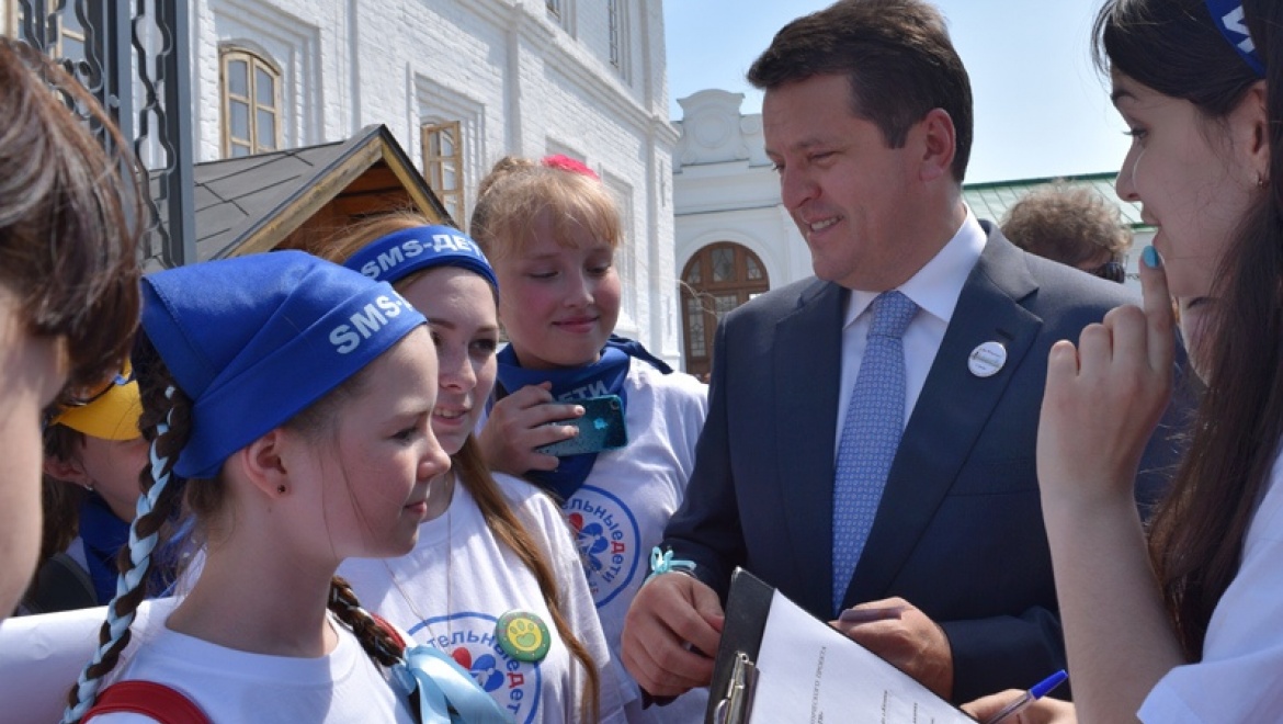 Метшин дети. Метшин с семьей. Мэр казани ильсур метшин жена. Ильсур раисович метшин семья. Ильсур метшин мэр нижнекамска.